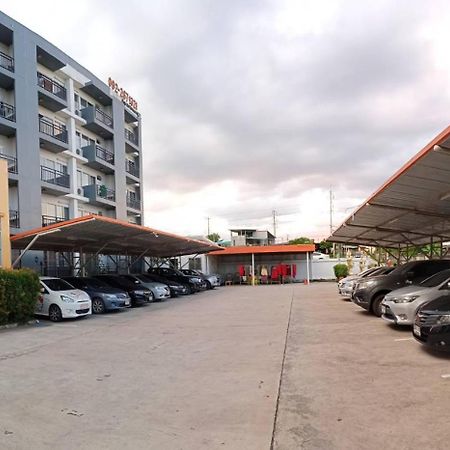 Room 9 Residence (Adults Only) Pluak Daeng Bagian luar foto