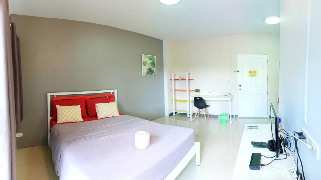 Room 9 Residence (Adults Only) Pluak Daeng Bagian luar foto