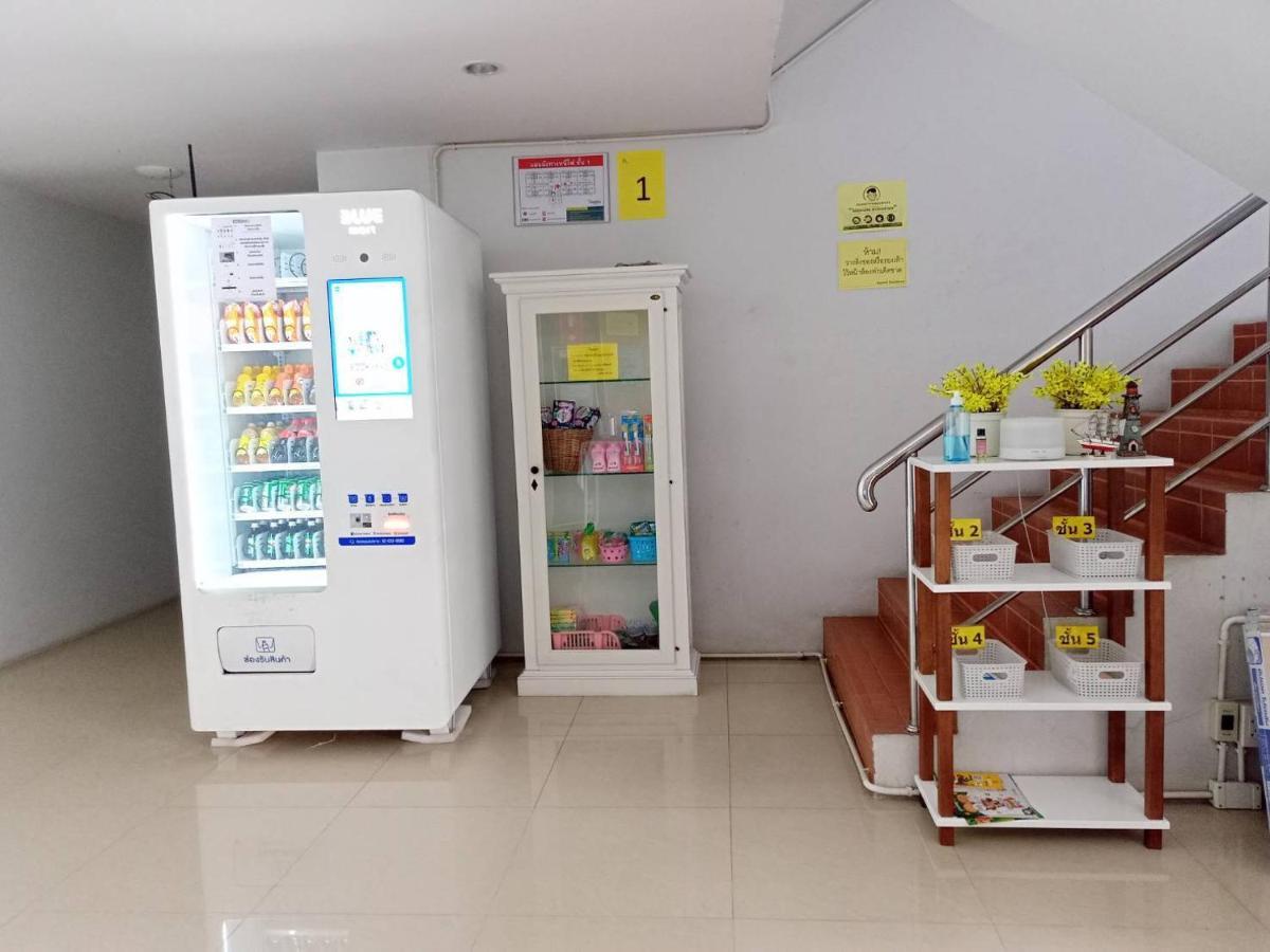 Room 9 Residence (Adults Only) Pluak Daeng Bagian luar foto