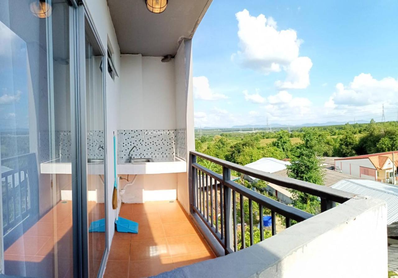 Room 9 Residence (Adults Only) Pluak Daeng Bagian luar foto