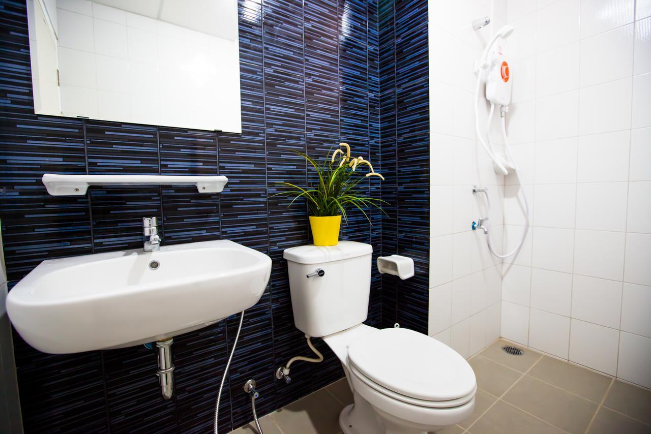 Room 9 Residence (Adults Only) Pluak Daeng Bagian luar foto